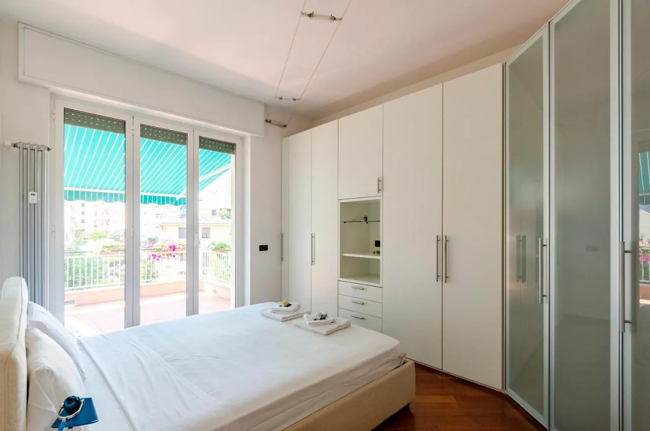 Апартаменты Joivy Stylish Flat Terrace Генуя