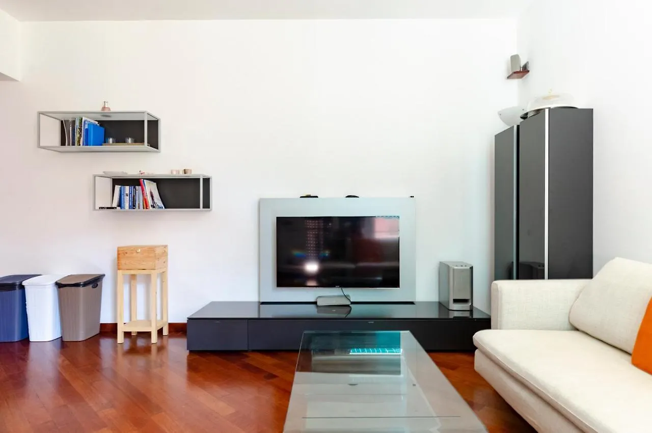 Joivy Stylish Flat Terrace Apartment Genoa
