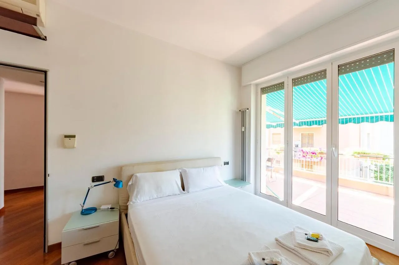 Joivy Stylish Flat Terrace Apartment Genoa Italy