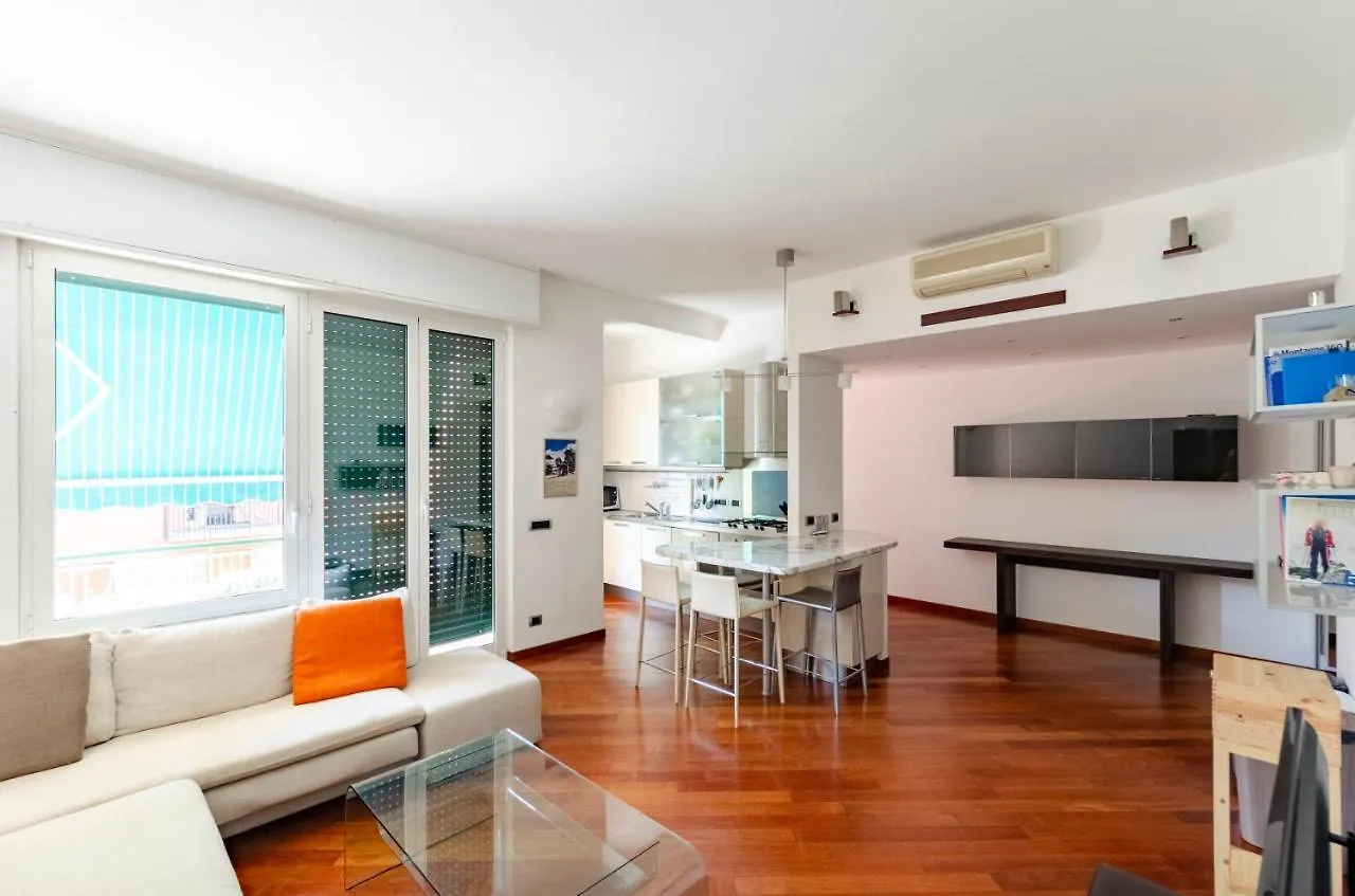 Joivy Stylish Flat Terrace Apartment Genoa