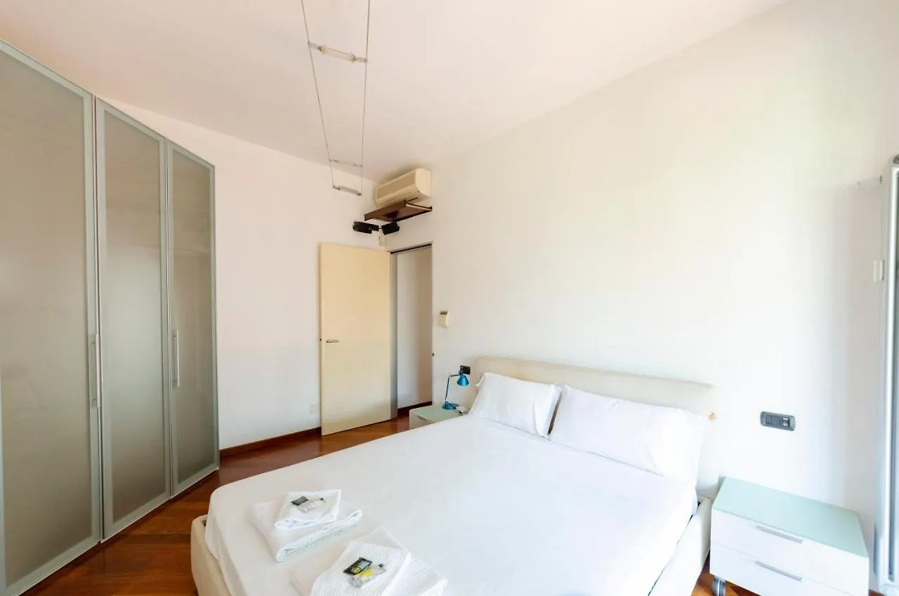 Апартаменты Joivy Stylish Flat Terrace Генуя 0*,