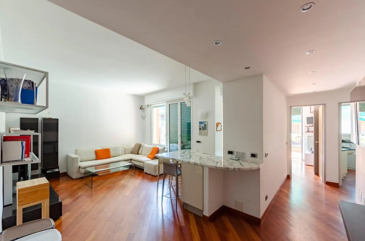 Апартаменты Joivy Stylish Flat Terrace Генуя