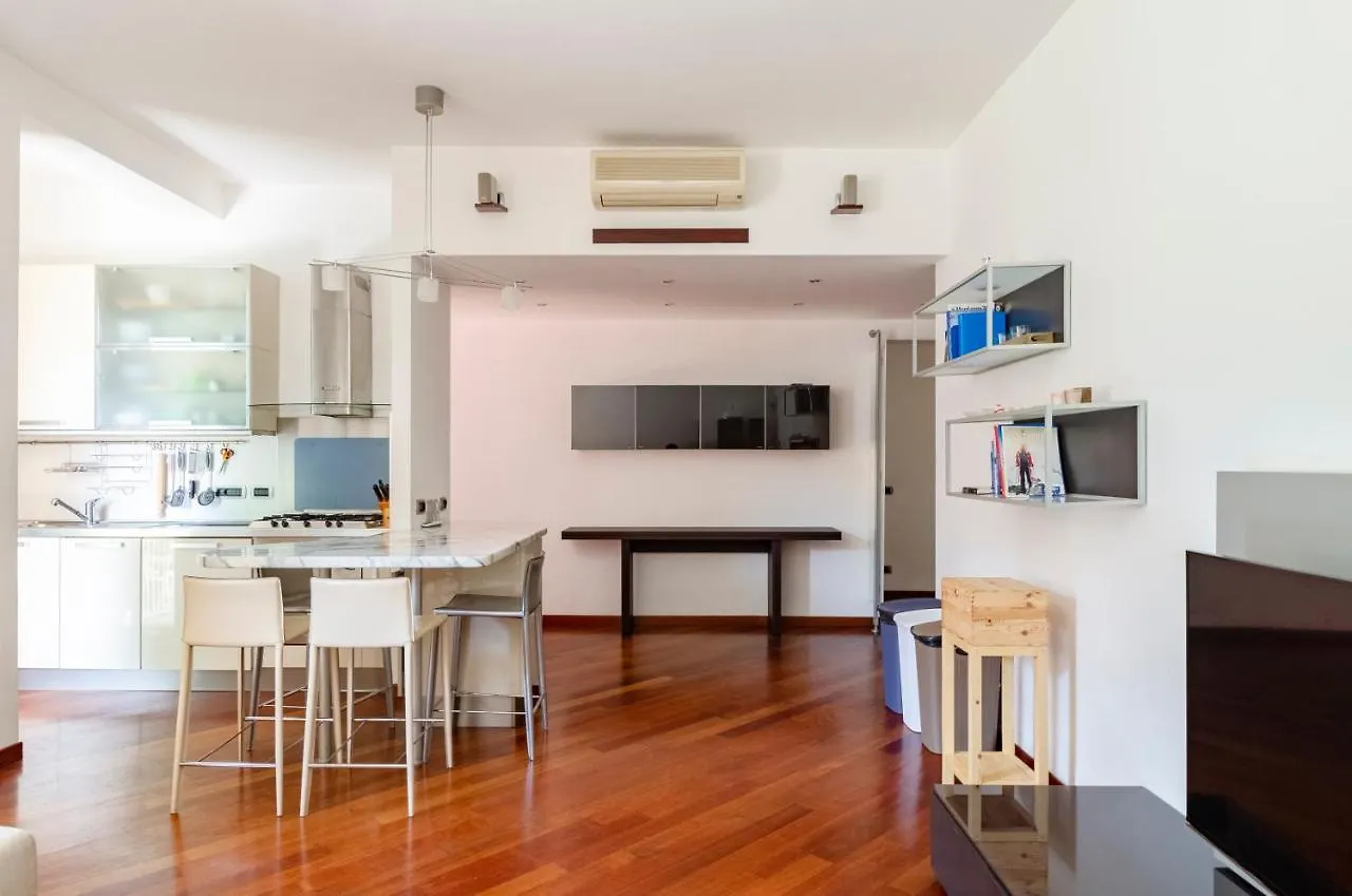 Апартаменты Joivy Stylish Flat Terrace Генуя Италия